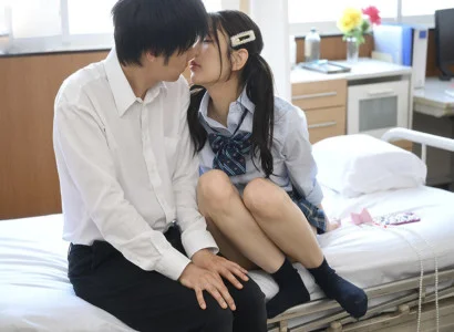 Anh nam sinh yếu đuối được khoa khôi địt ngay giữa lớp